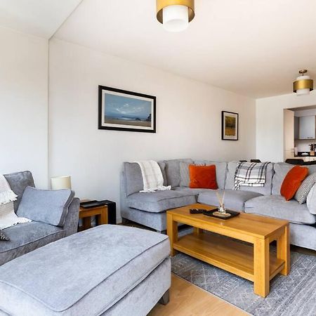 Lovely 2 Bedroom Apartment With Balcony Dublín Exterior foto