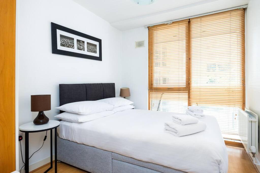 Lovely 2 Bedroom Apartment With Balcony Dublín Exterior foto